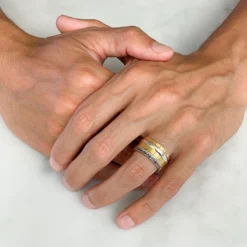 Freedom Ethical Gold Ring: 5 Bands -Plant Bargain Shop FreedomEthicalGoldWeddingRing5Bandshand1